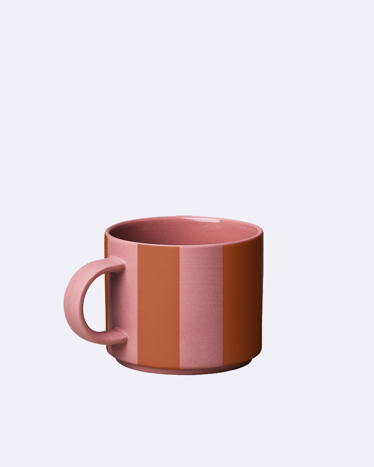 Porzellantasse mit rosa und terracottafarbenen Streifen