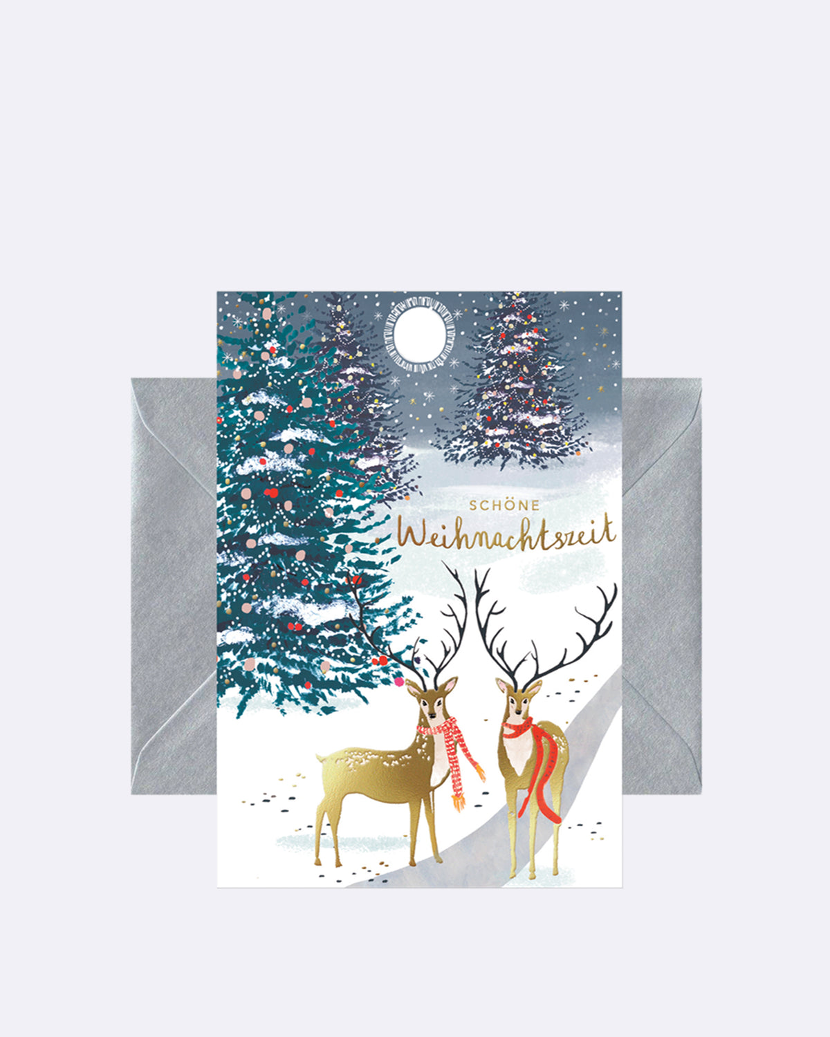 Weihnachtskarte mit Hirschen im Schnee vor geschm�ckten Tannen und Schriftzug "Schöne Weihnachtszeit"