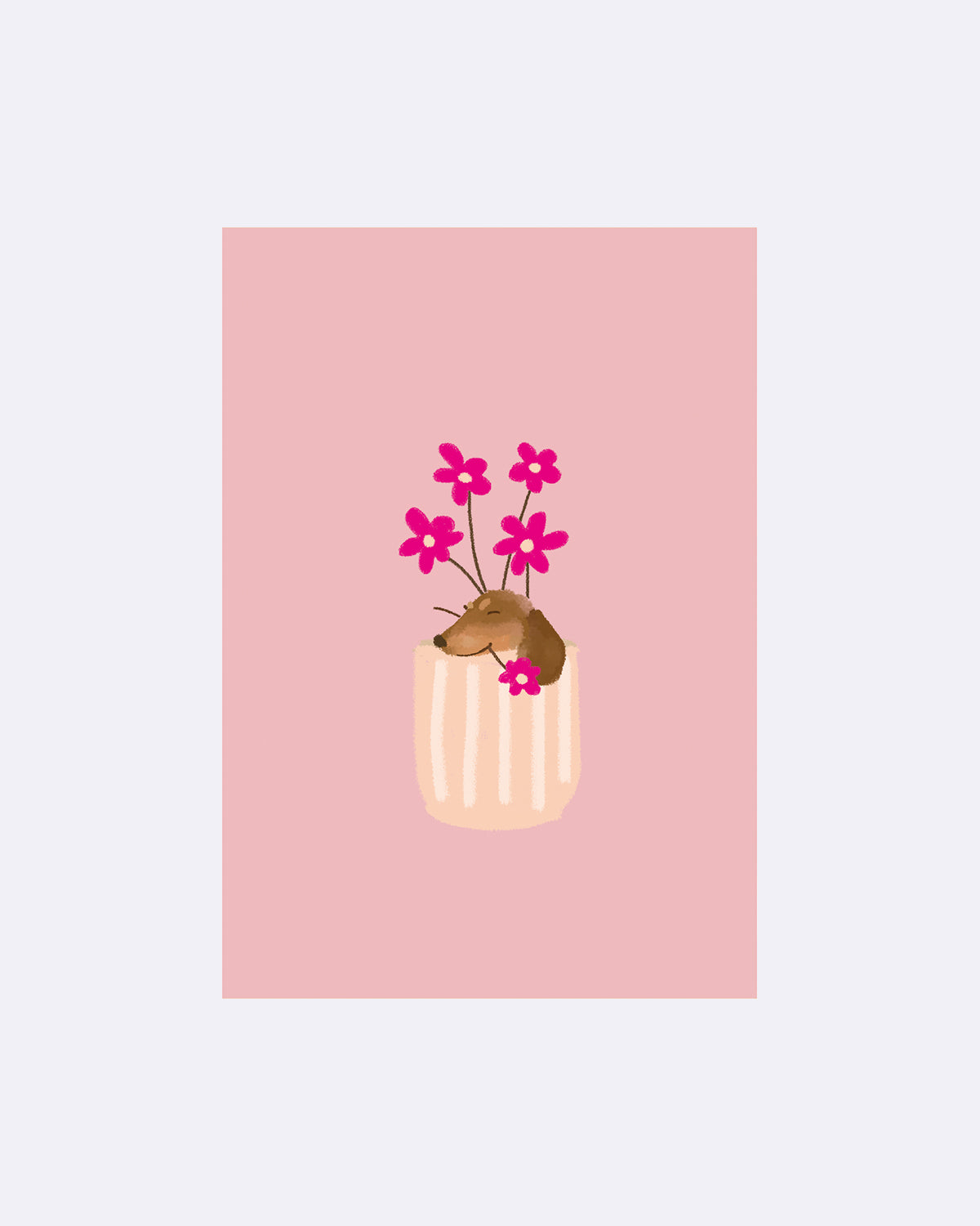 Postkarte mit Dackel im Blumentopf und pinken Blumen auf rosa Hintergrund