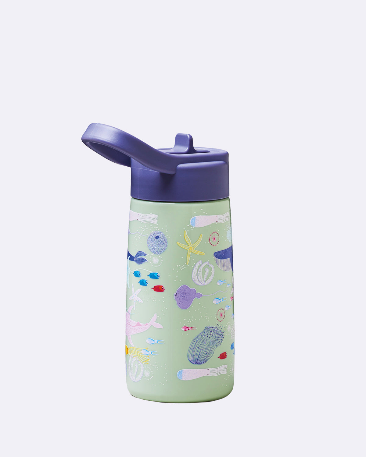 Trinkflasche mit Henkel in hellblau mit abgebildeten Fischen