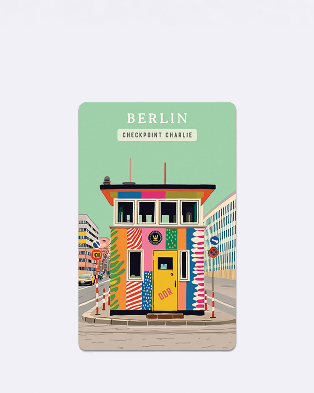 Postkarte mit buntem Wachhäuschen und mintgrünem Hintergrund mit Schriftzug "BERLIN CHECKPOINT CHARLIE"