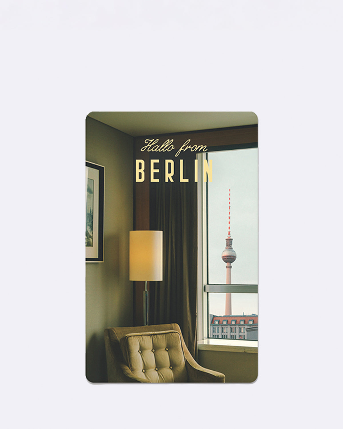 Mini Postkarte mit Hotelzimmeransicht, Fernsehturm und Schriftzug "Hallo from BERLIN"