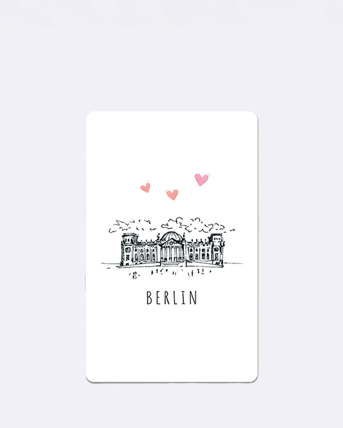 Mini Postkarte mit schwarz-weißer Zeichnung des Reichstags und rosa Herzen mit Schriftzug "BERLIN"