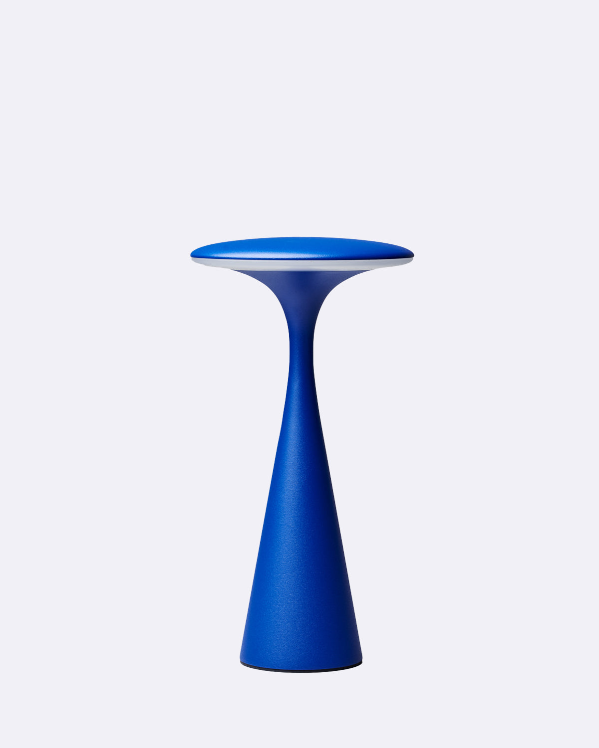 Tischlampe in Blau mit konischer Form