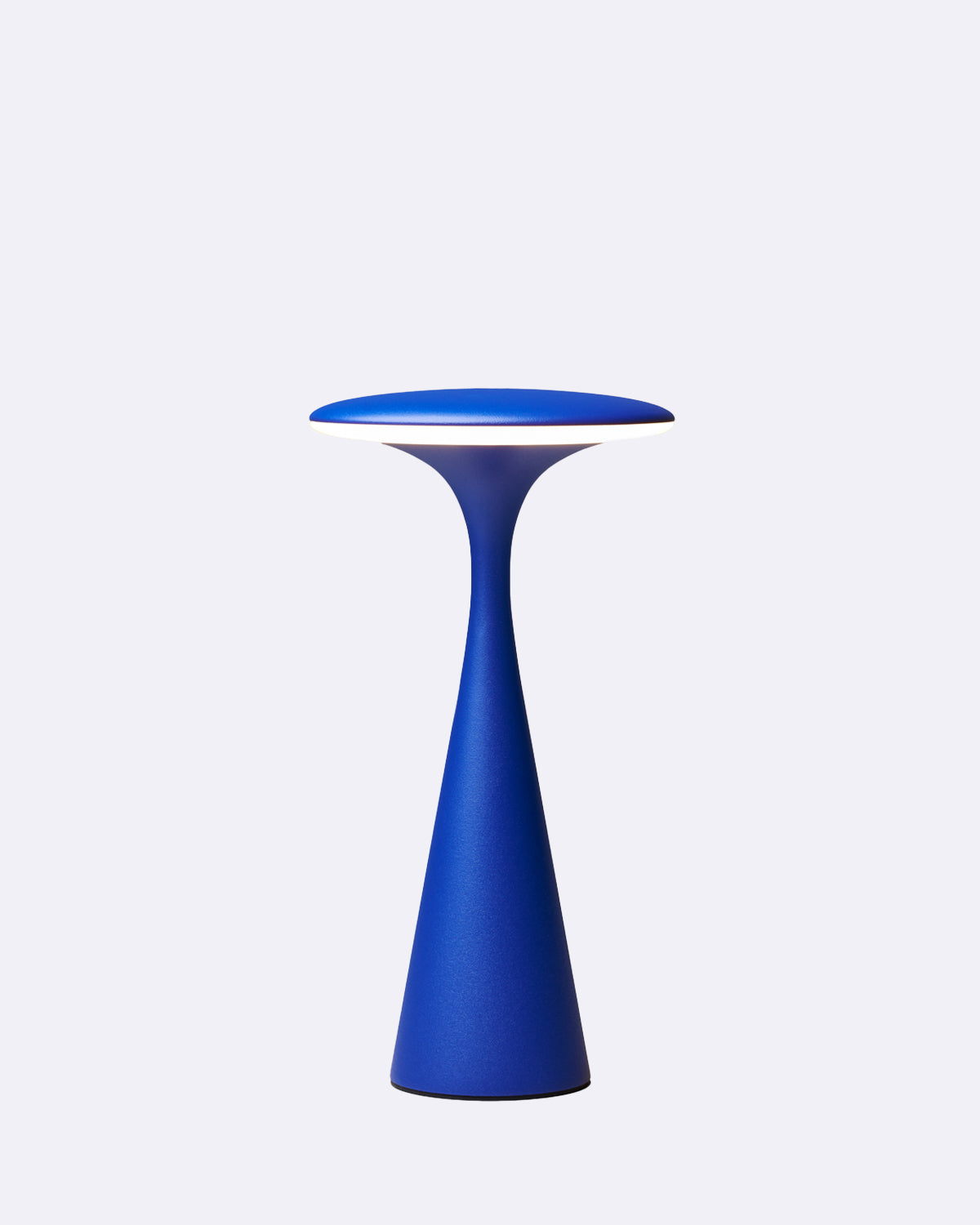 Tischlampe in Blau mit konischer Form